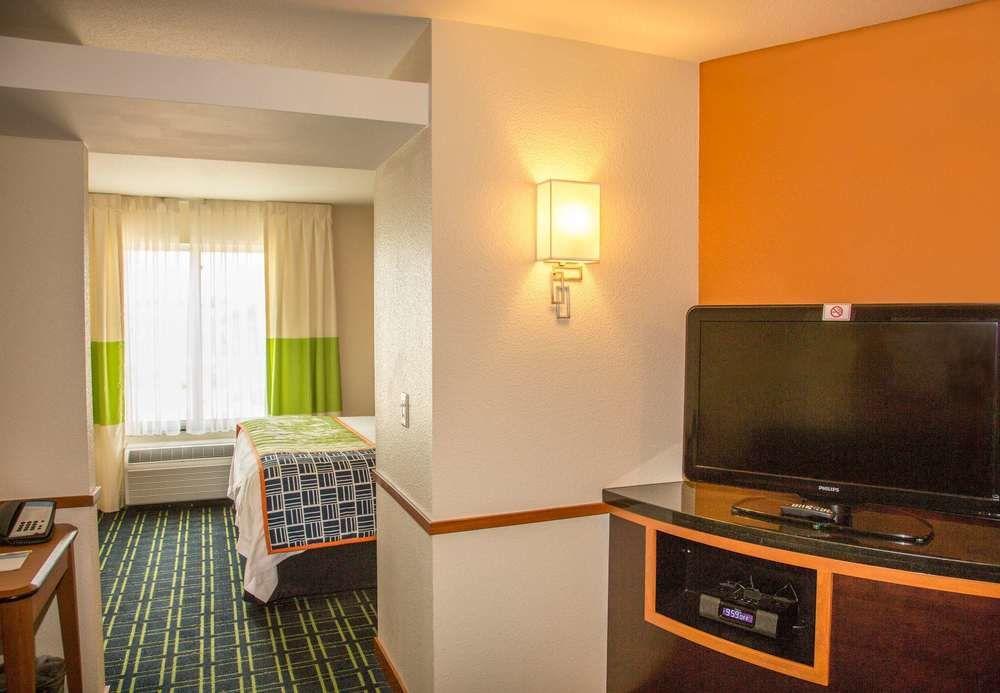 Fairfield Inn And Suites Карлсбад Экстерьер фото